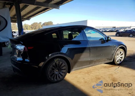 2020 Tesla Model Y z USA, uszkodzony, nr VIN 5YJYGDEE3LF018959